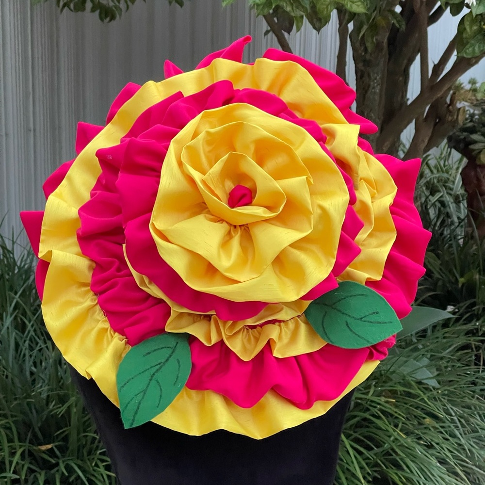 Flower hat. - Picture 4 of 9